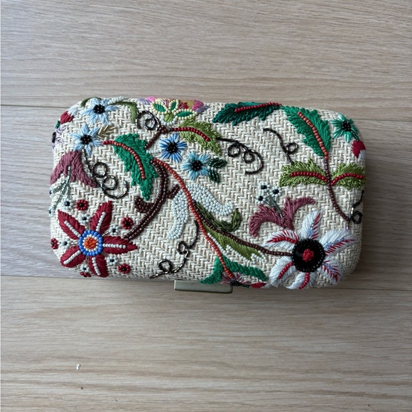Embroidered Floral Straw Clutch - Picture 3 of 5